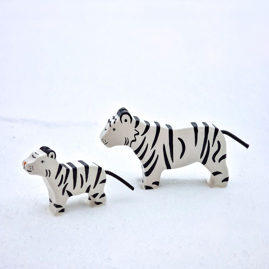 Houten witte tijger met welp van Holztiger