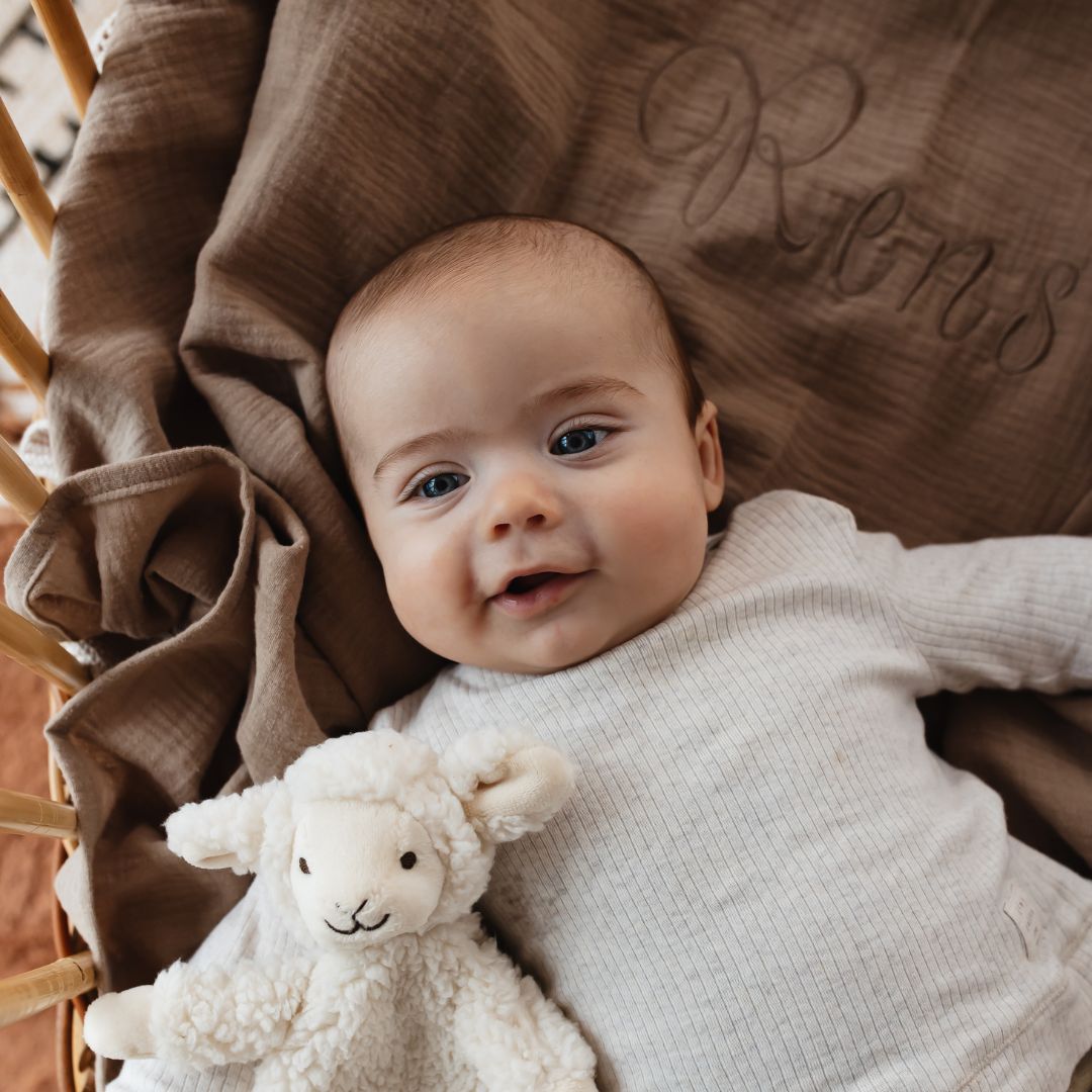 Studio Bambacht hydrofiele doek XL met naam in de kleur taupe