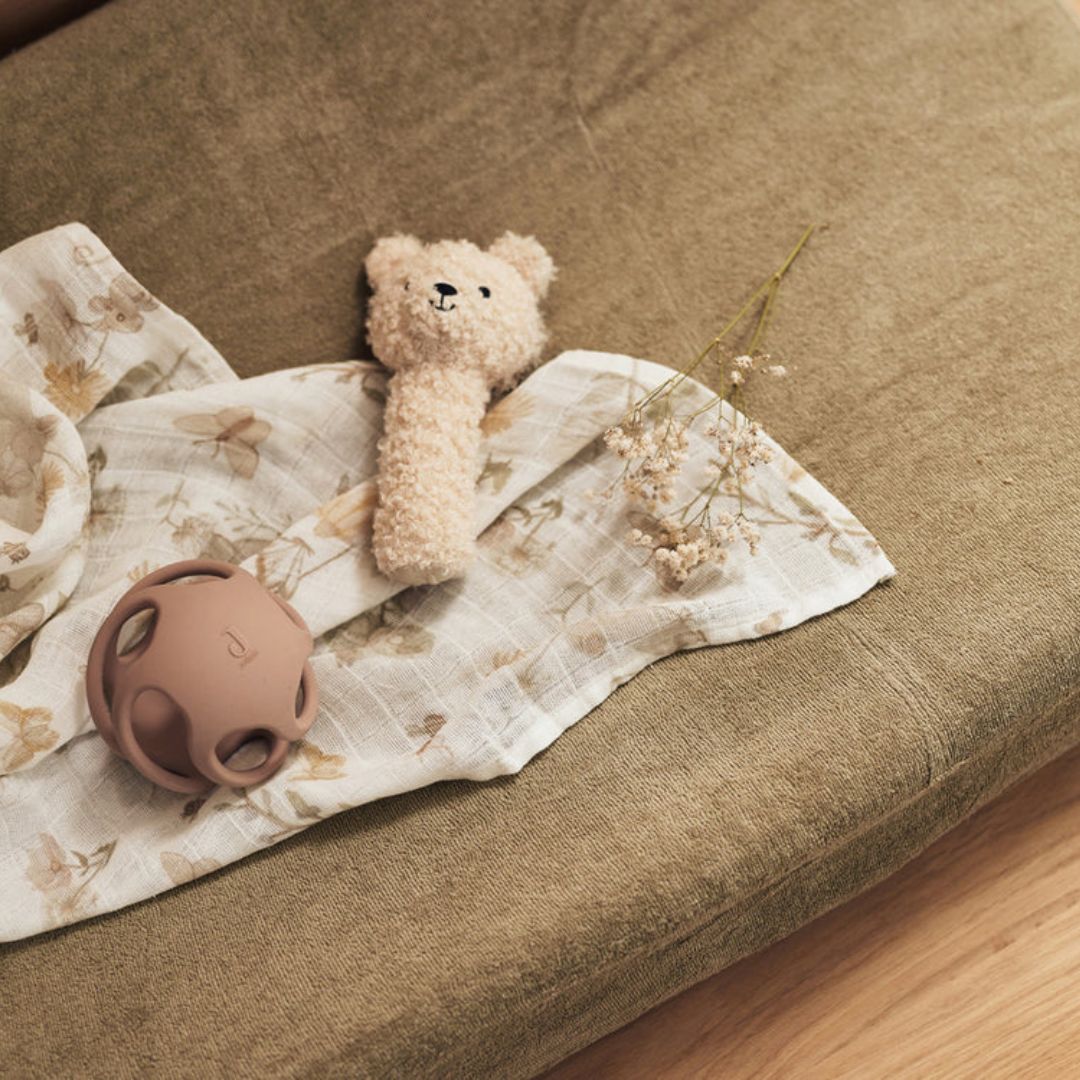 Jollein aankleedkussenhoes van badstof katoen in de oudgroene kleur olive green van 50 x 70 cm