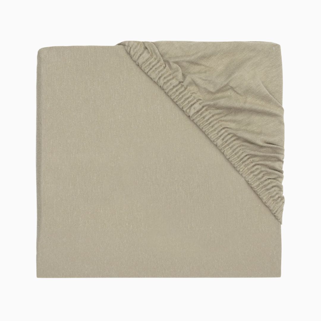 Jollein hoeslaken voor wieg en ledikant van jersey katoen in de kleur olijf groen