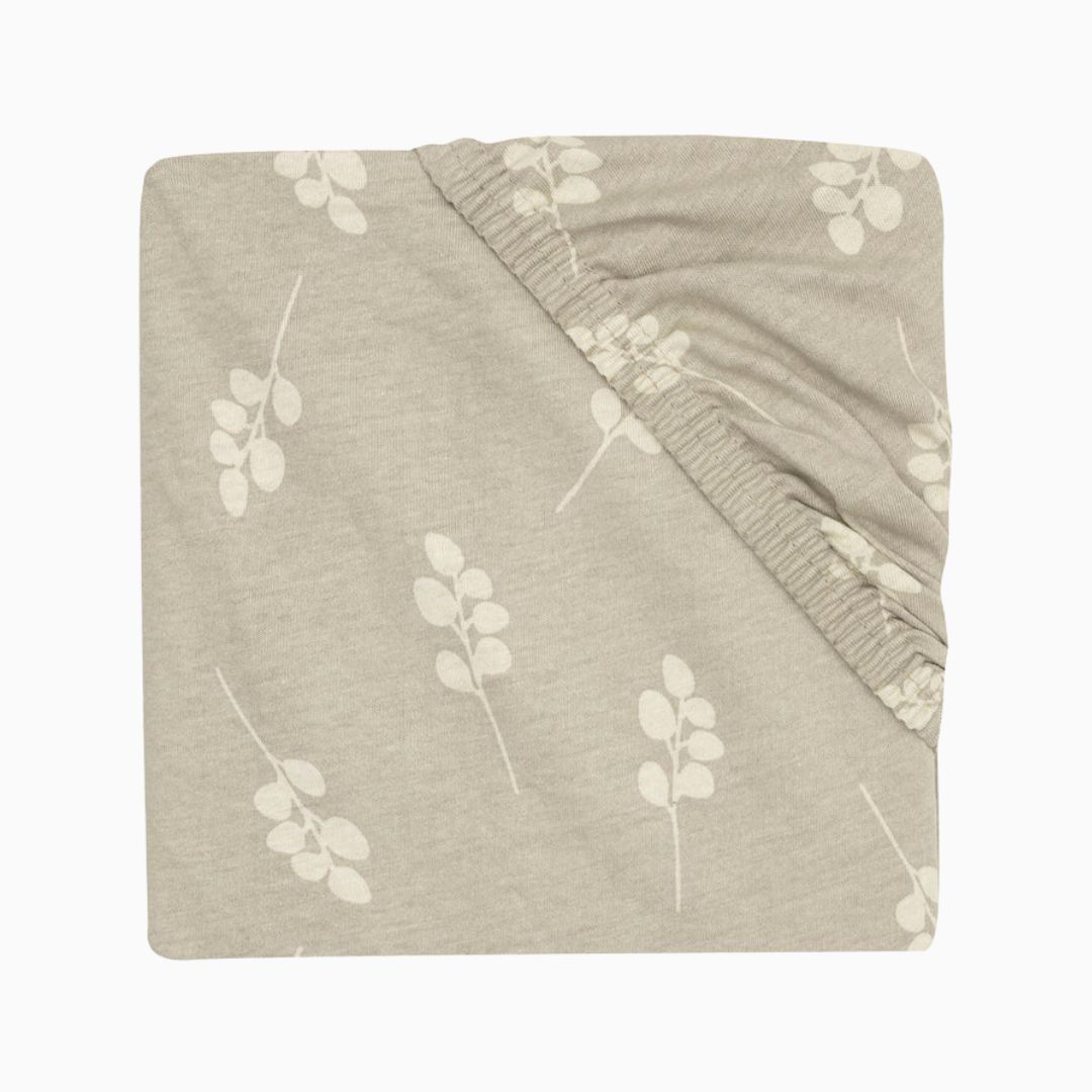 Jollein hoeslaken Twig van jersey katoen voor wieg en ledikant in de kleur groen