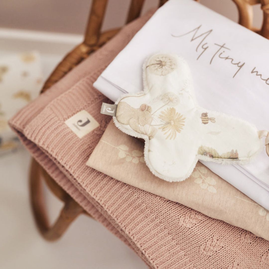 Jollein hoeslaken van jersey katoen voor wieg en ledikant in de kleur roze