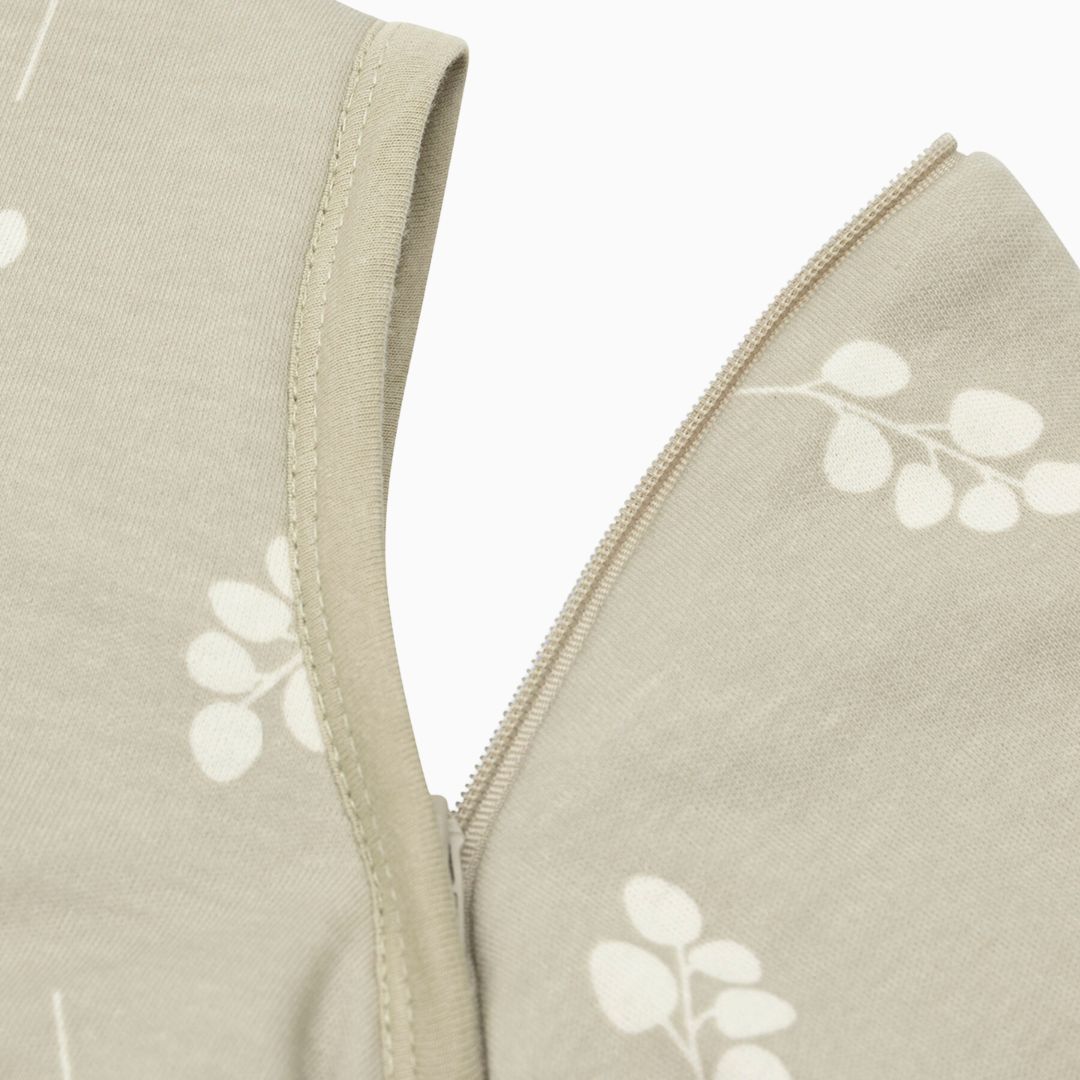 Jollein baby slaapzak voor in de winter met afritsbare mouwen in de print Twig en kleur Olive groen