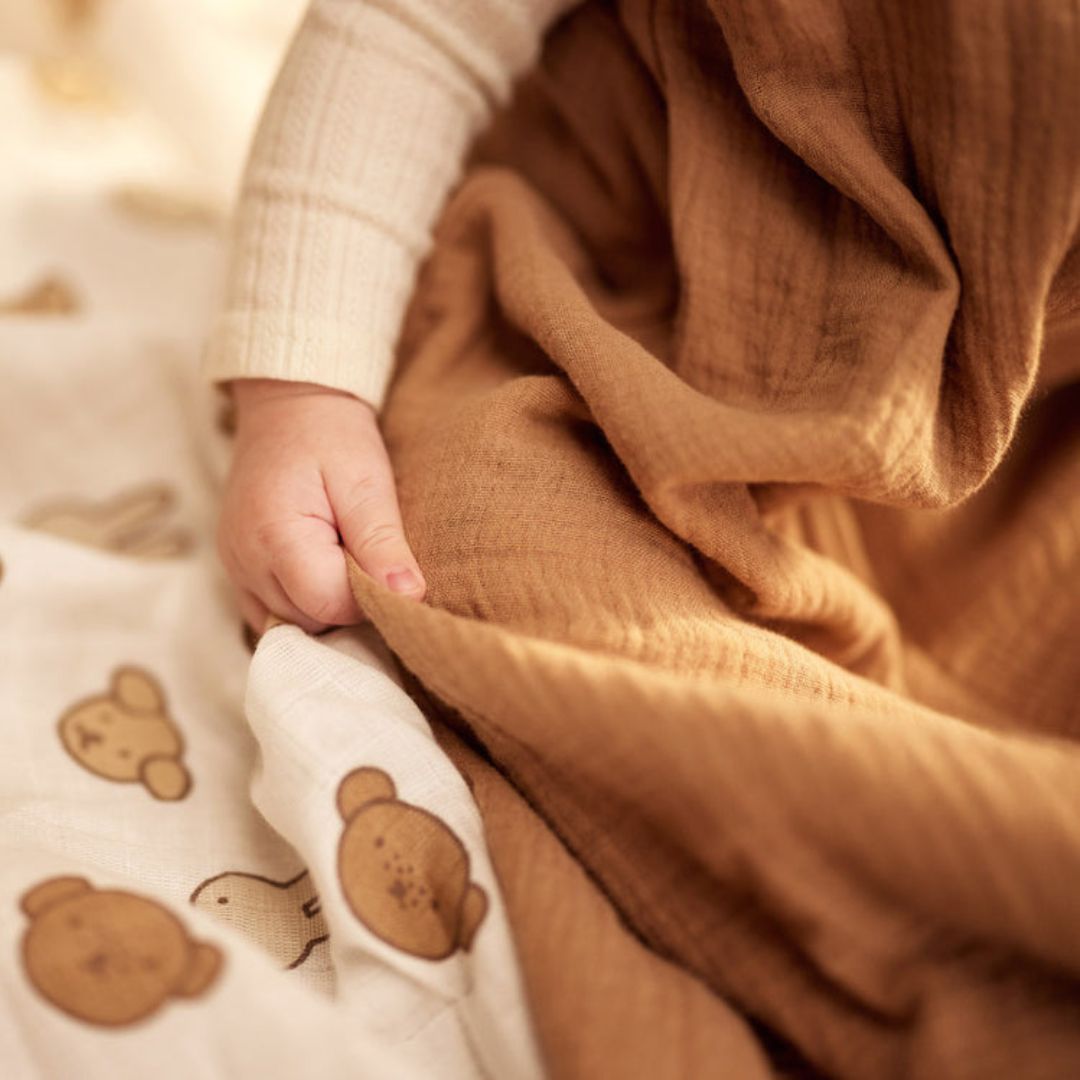 Jollein baby slaapzak van hydrofiel katoen in de kleur biscuit bruin