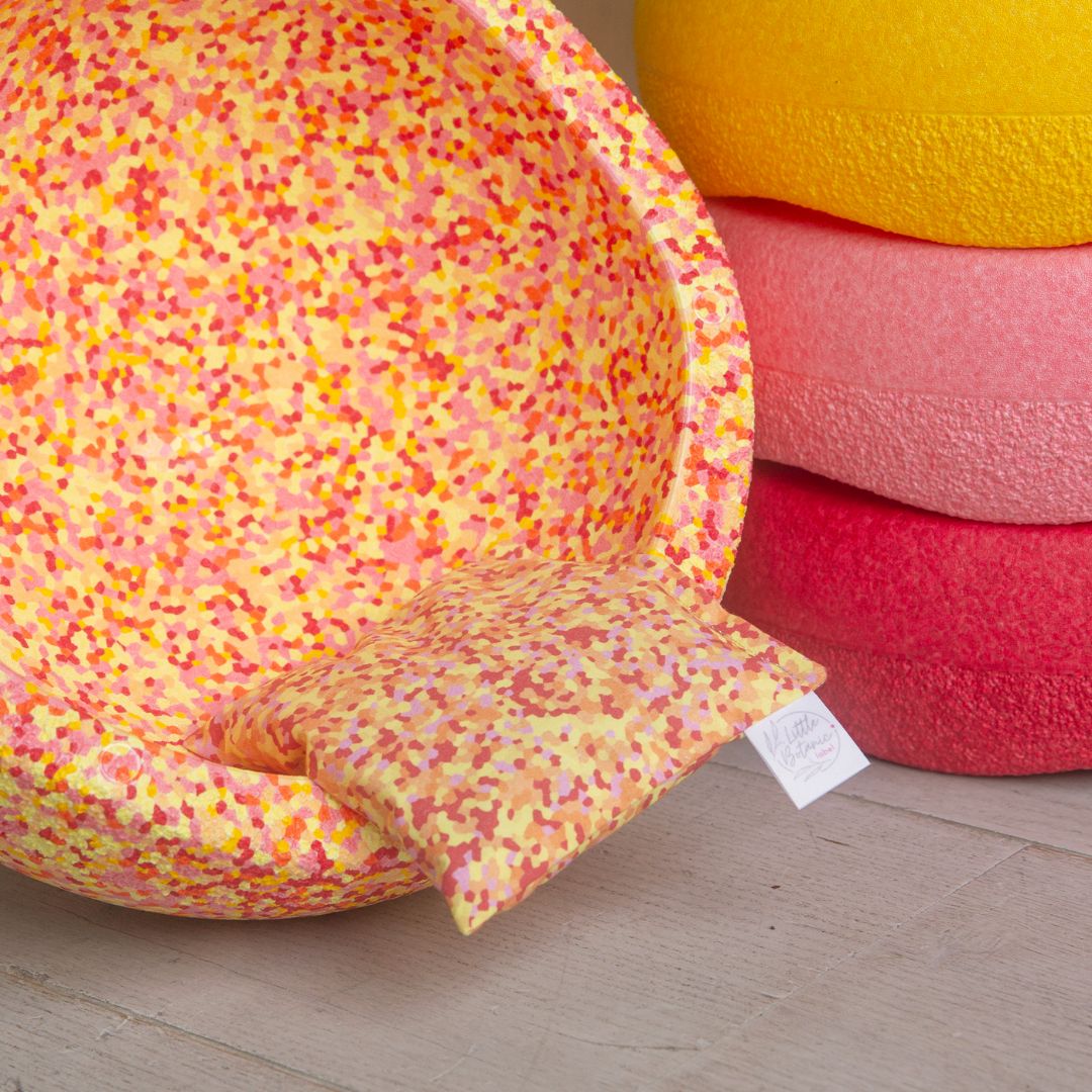 Sensorisch pittenzakje van Little Botanic Label bijpassen bij de confetti super warm stapelstein steen