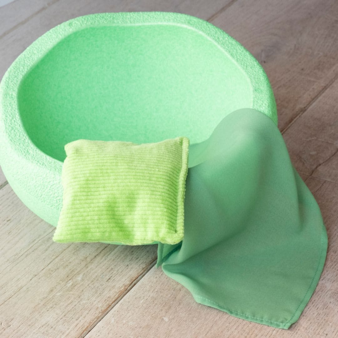 Little Botanic label playcycle speeldoek in de kleur lime groen