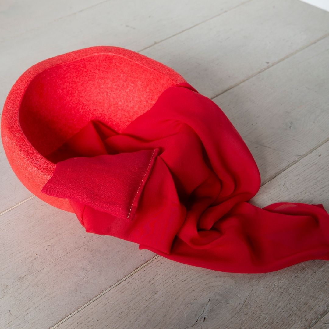 Little Botanic Label Playcycle speeldoek in de kleur rood