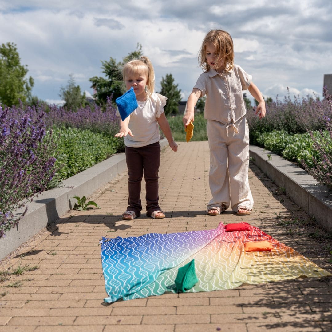 Little Botanic label playcycle speeldoeken met bloemenprint in regenboogkleuren