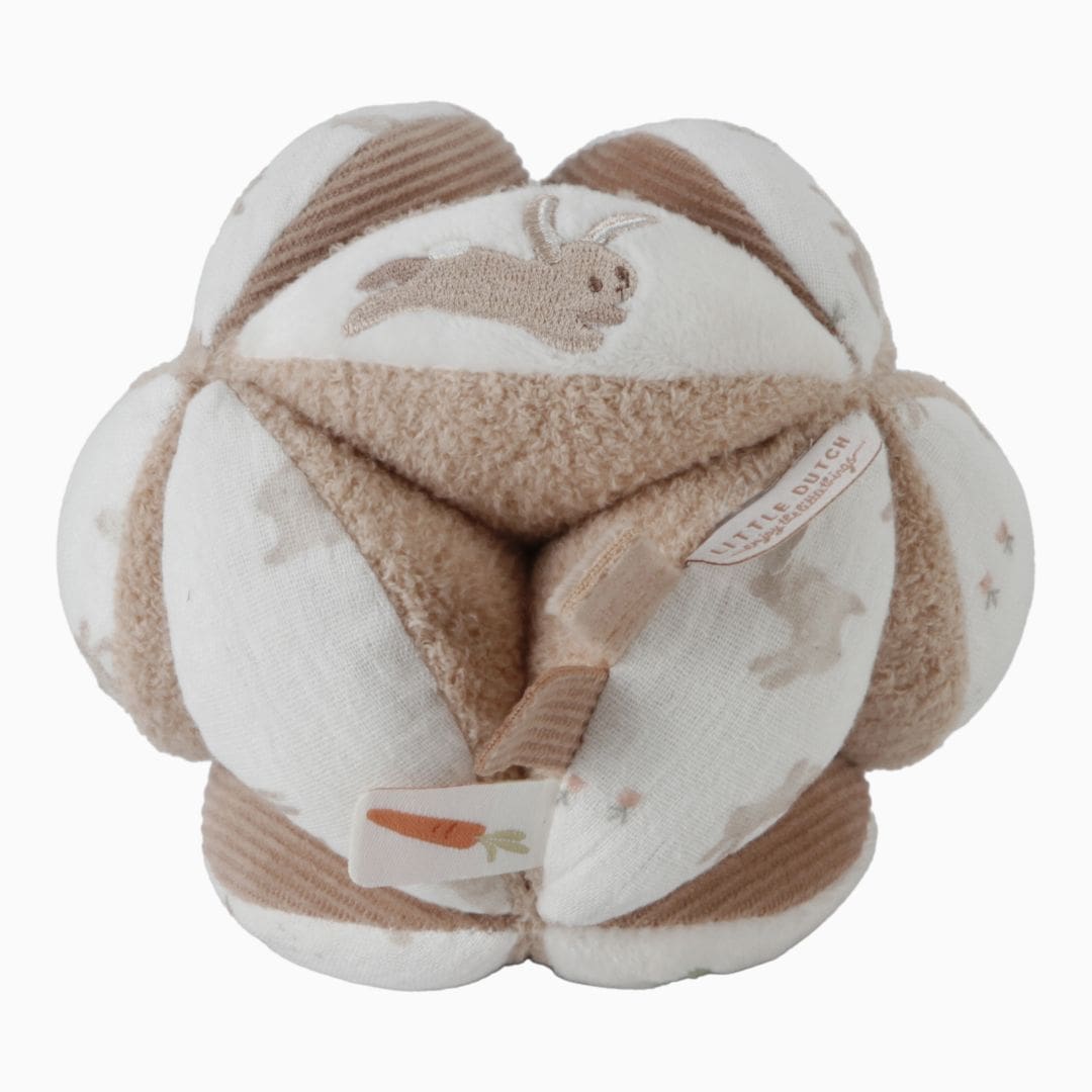Little Dutch grijpbal beige Newborn Naturals collectie