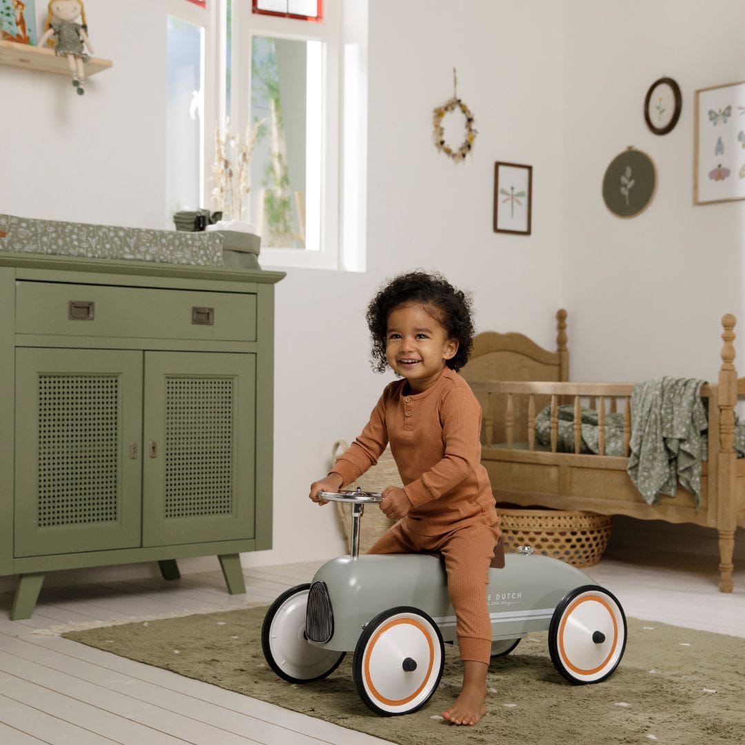 Little Dutch retro loopauto van metaal in de kleur olijfgroen
