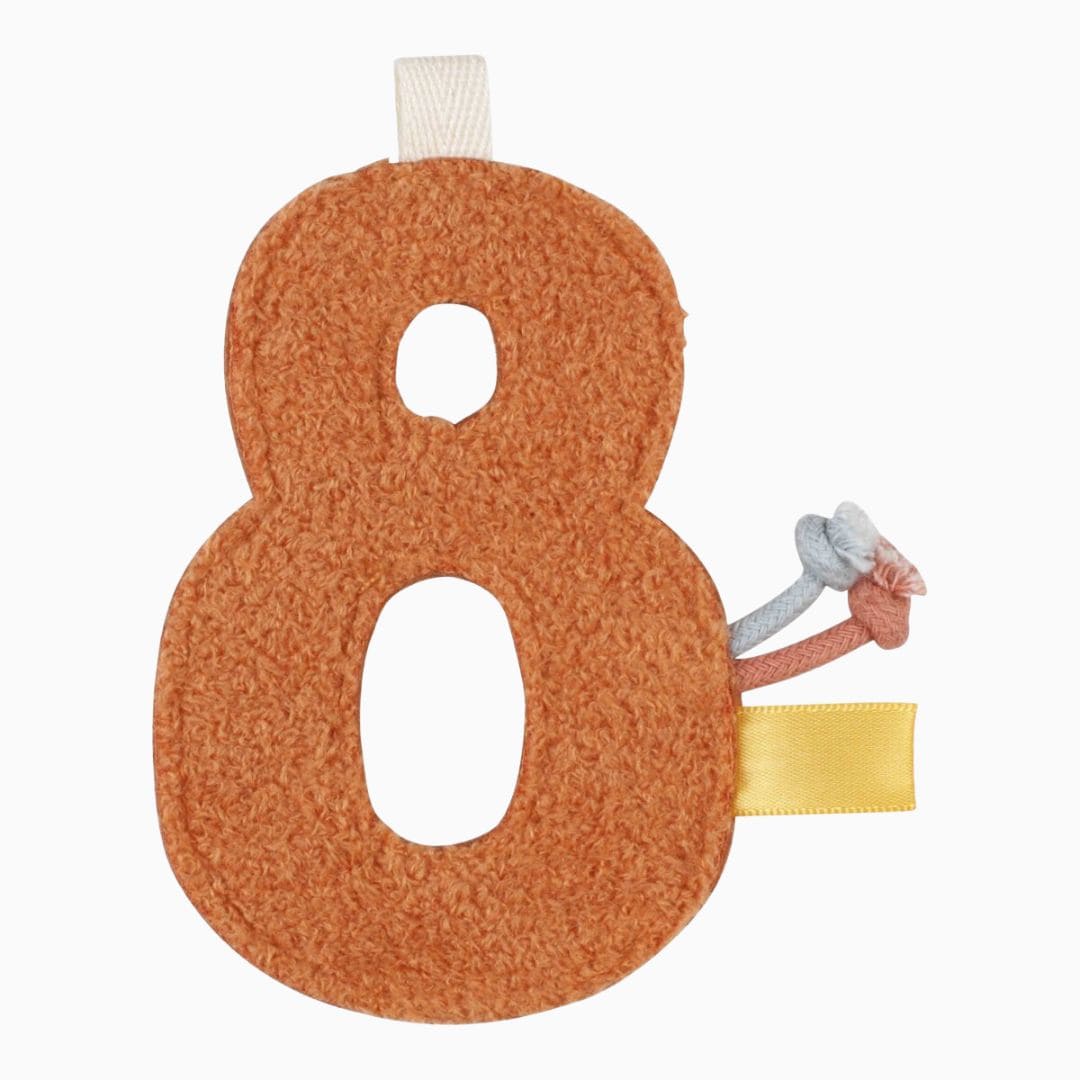 Little Dutch vlaggenslinger onderdeel cijfer 8 in de kleur roestbruin