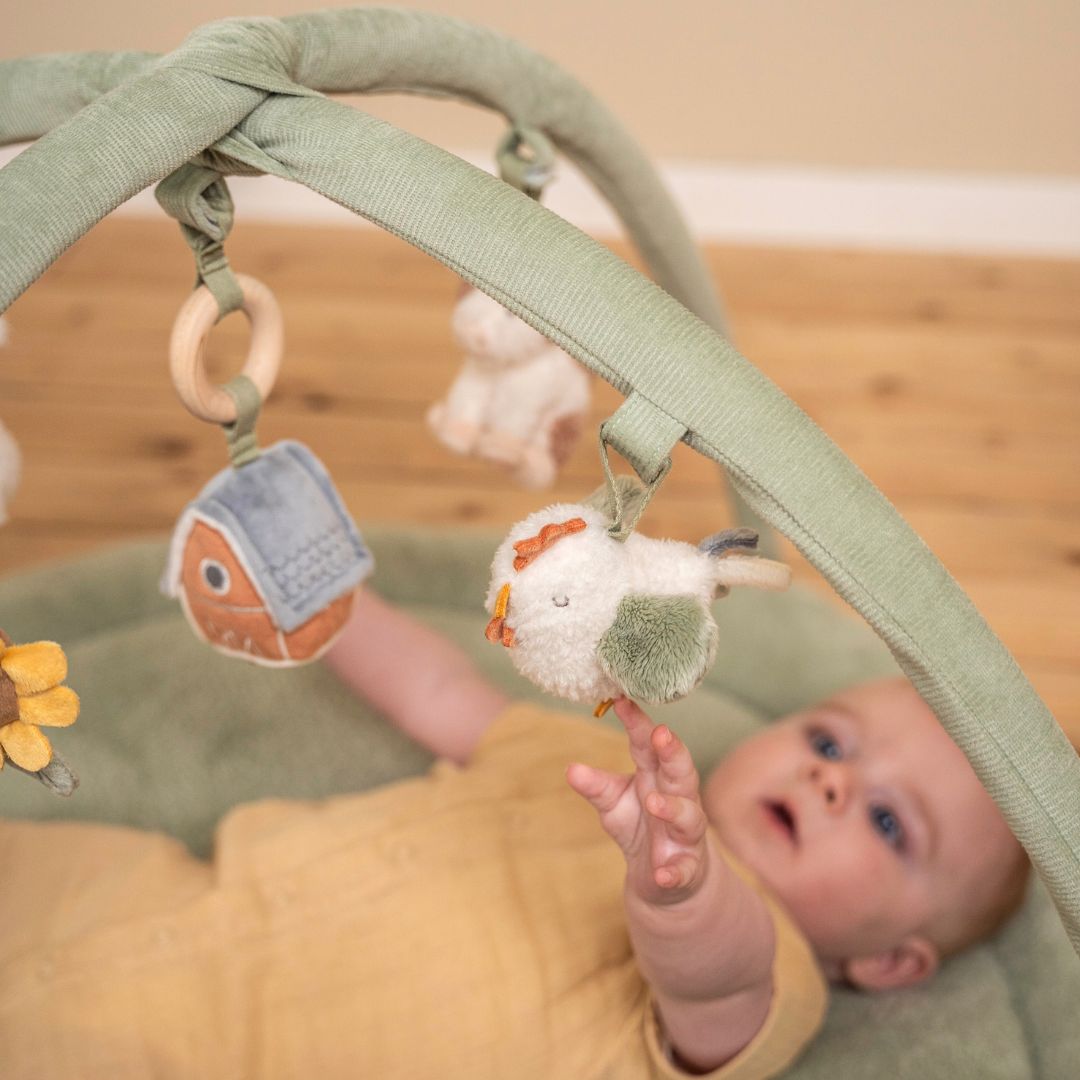 Little Dutch zacht speelkleed met babygym uit de Little Farm collectie