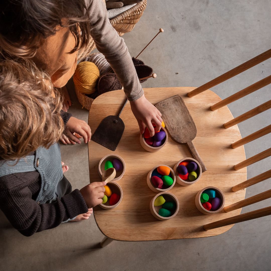 Grapat houten eieren in regenboogkleuren - 36 stuks
