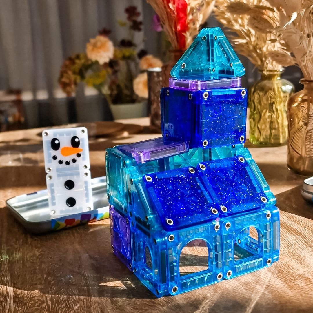 MagnaTiles travelset met mini magnetische tegels in het thema winter wonderland