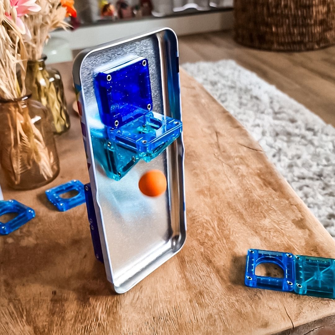 MagnaTiles travelset met mini magnetische tegels in het thema winter wonderland