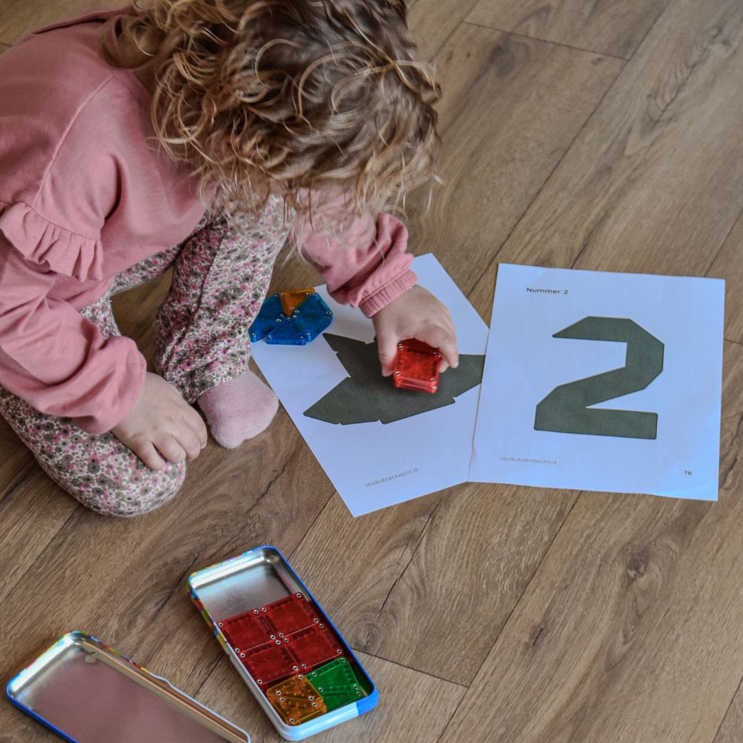 Magna-Tiles MicroMAGS travelset e-book van Studio Bambacht met meer dan 40 spelideeën