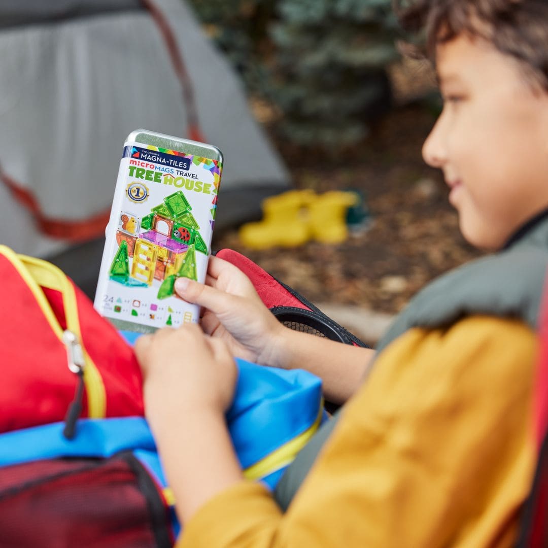 Magna-Tiles travel set met kleine magnetische tegels in het thema bos