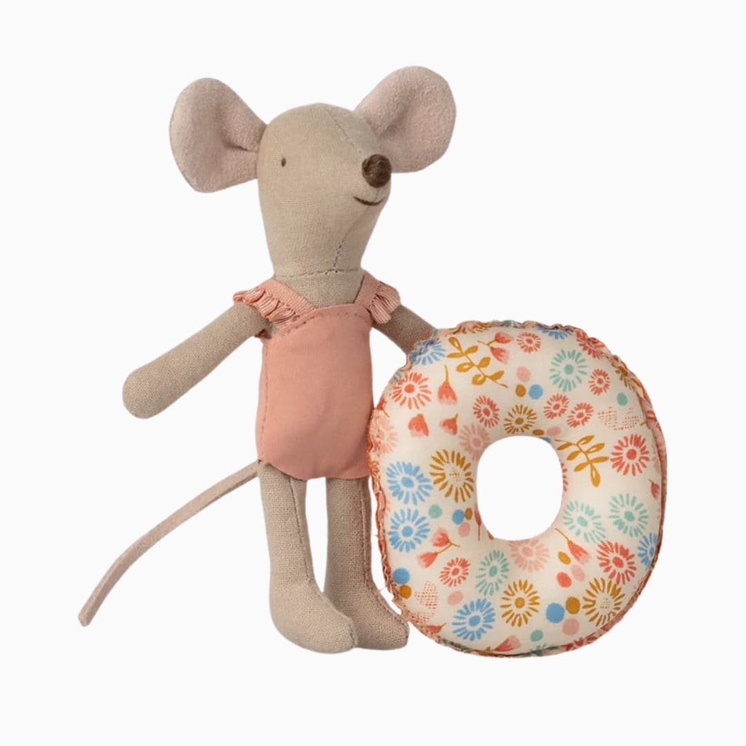 Maileg strandmuis kleine zus met zwemband