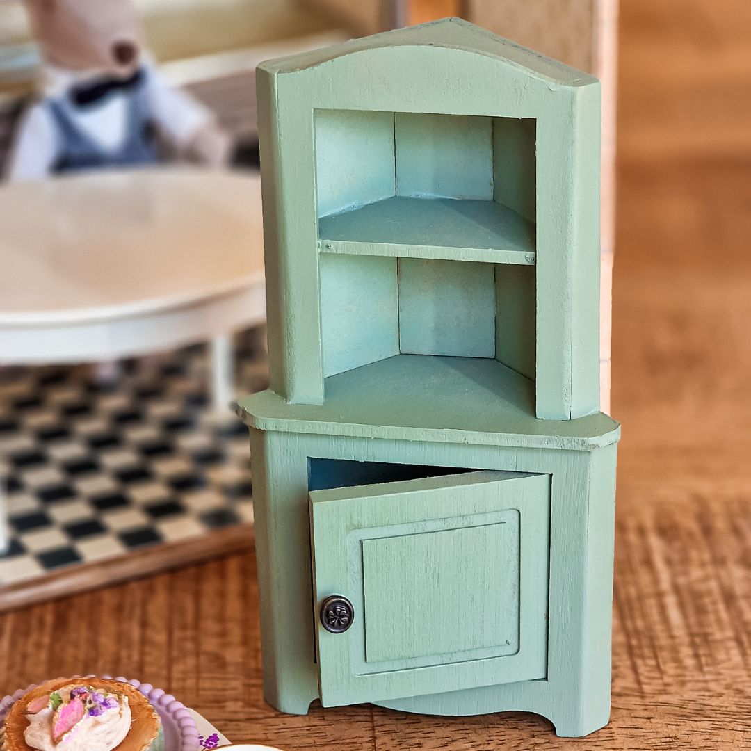 Maileg groene hoekkast