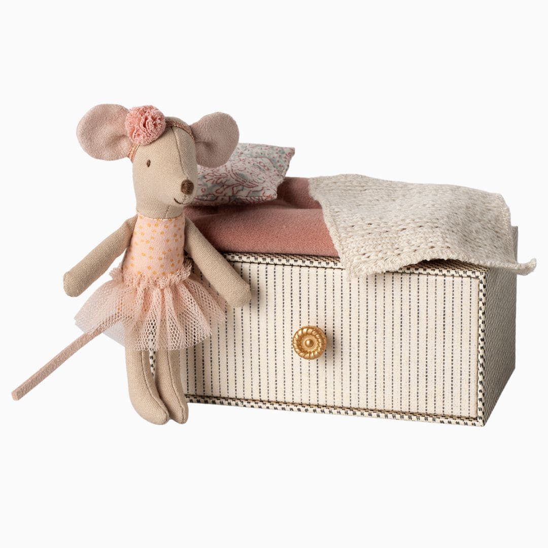 Maileg kleine zus - Dance mouse in daybed