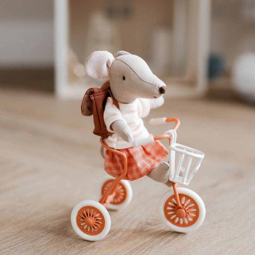 Maileg grote zus driewieler muis coral