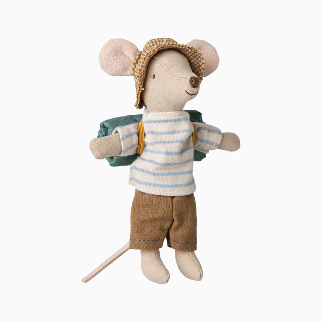 Maileg muis grote broer met slaapzak, muts, shirt en broek
