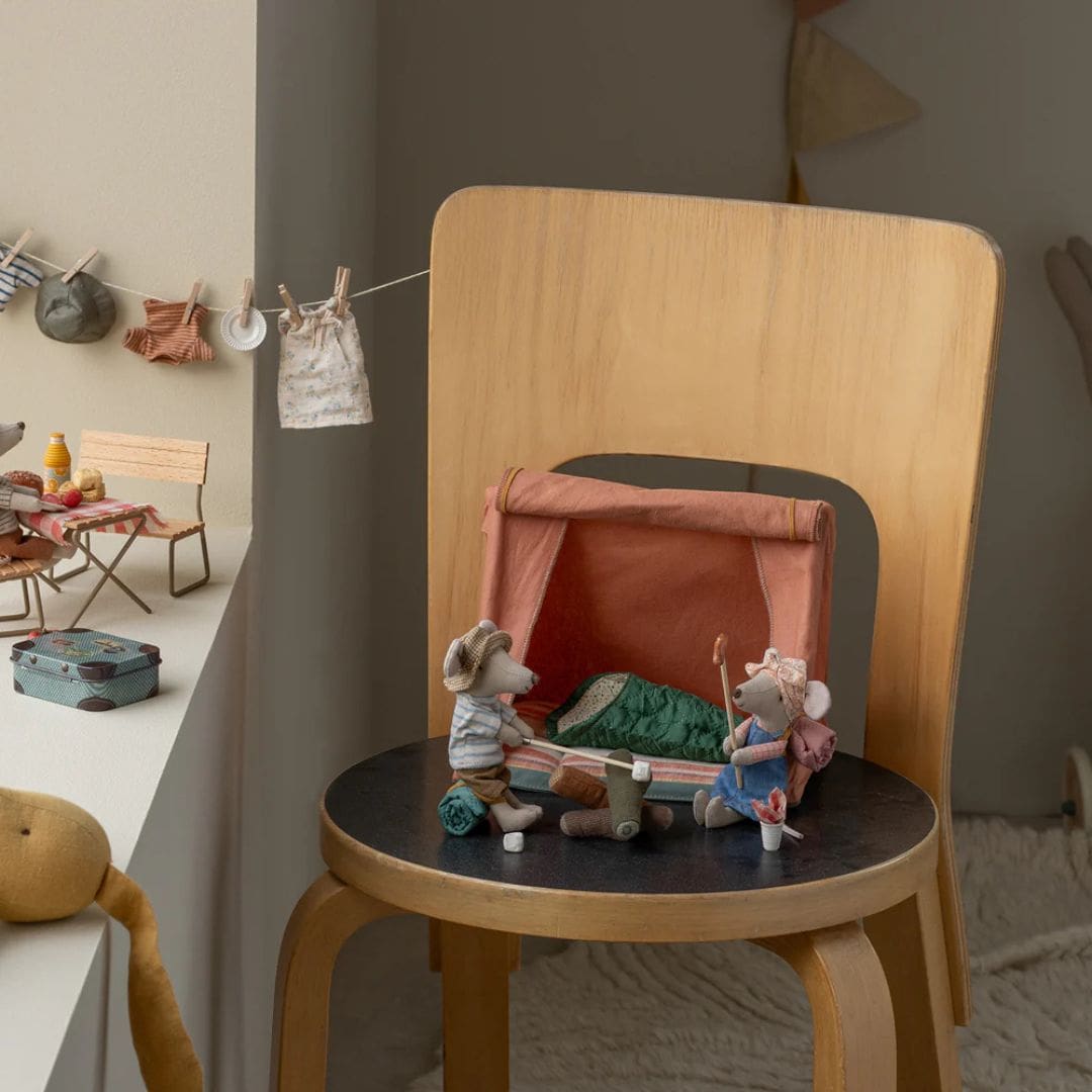 Maileg muis grote zus met slaapzak, jurkje en haarband