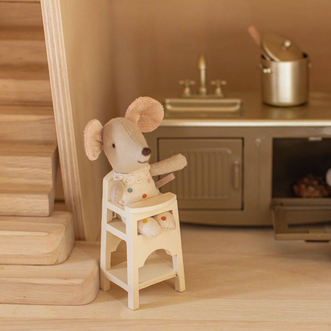 Maileg kinderstoel met baby muis