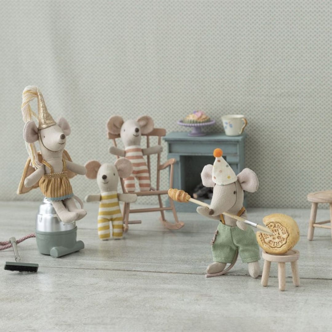 Maileg circuskleding in koffer voor kleine broer of kleine zus