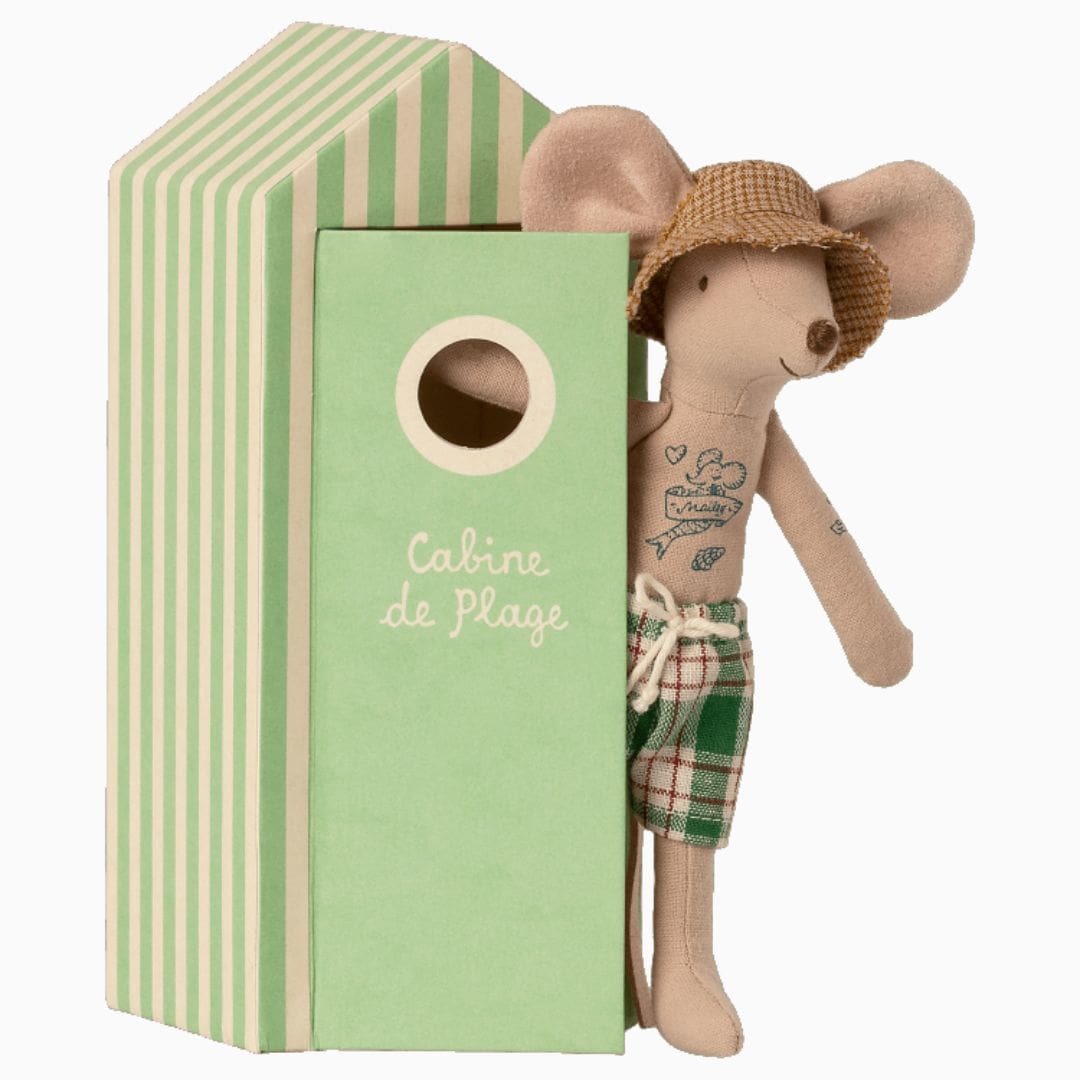 Maileg Dad Beach mice met strandhuis en zonnehoed