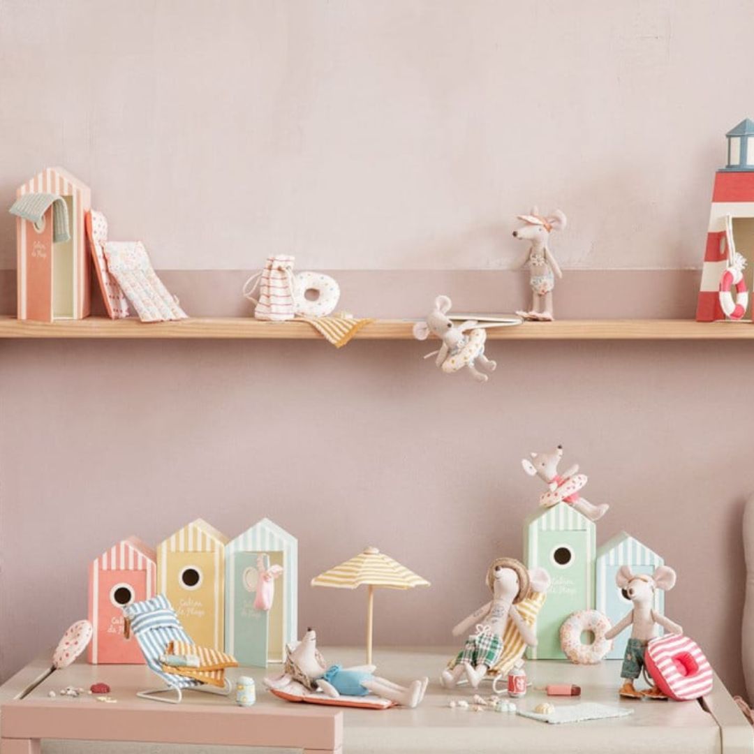 Maileg muizen strandtas met accessoires van metaal