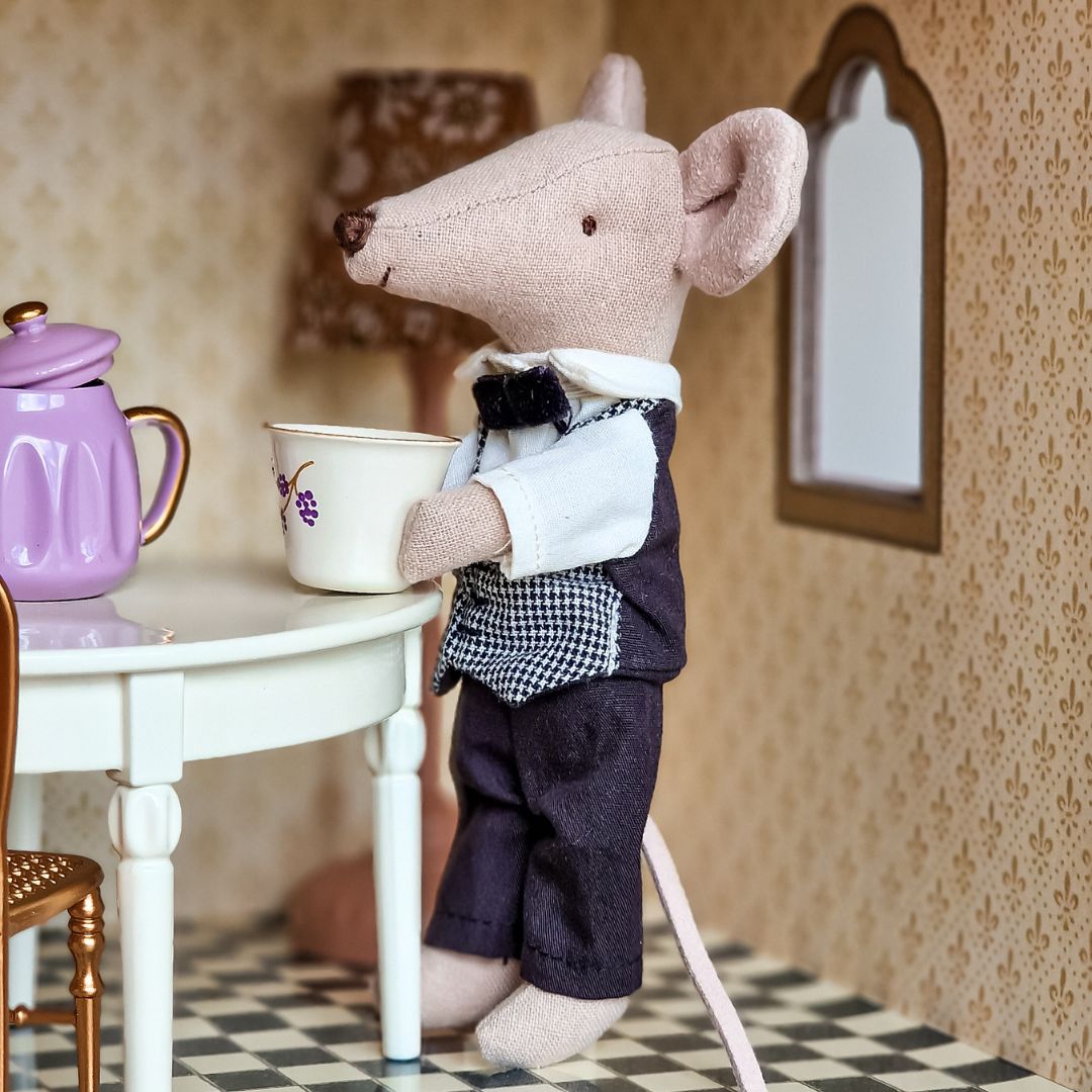 Maileg muis met ober kleren