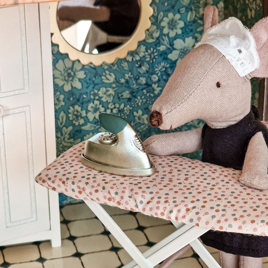 Maileg strijkplank met strijkijzer