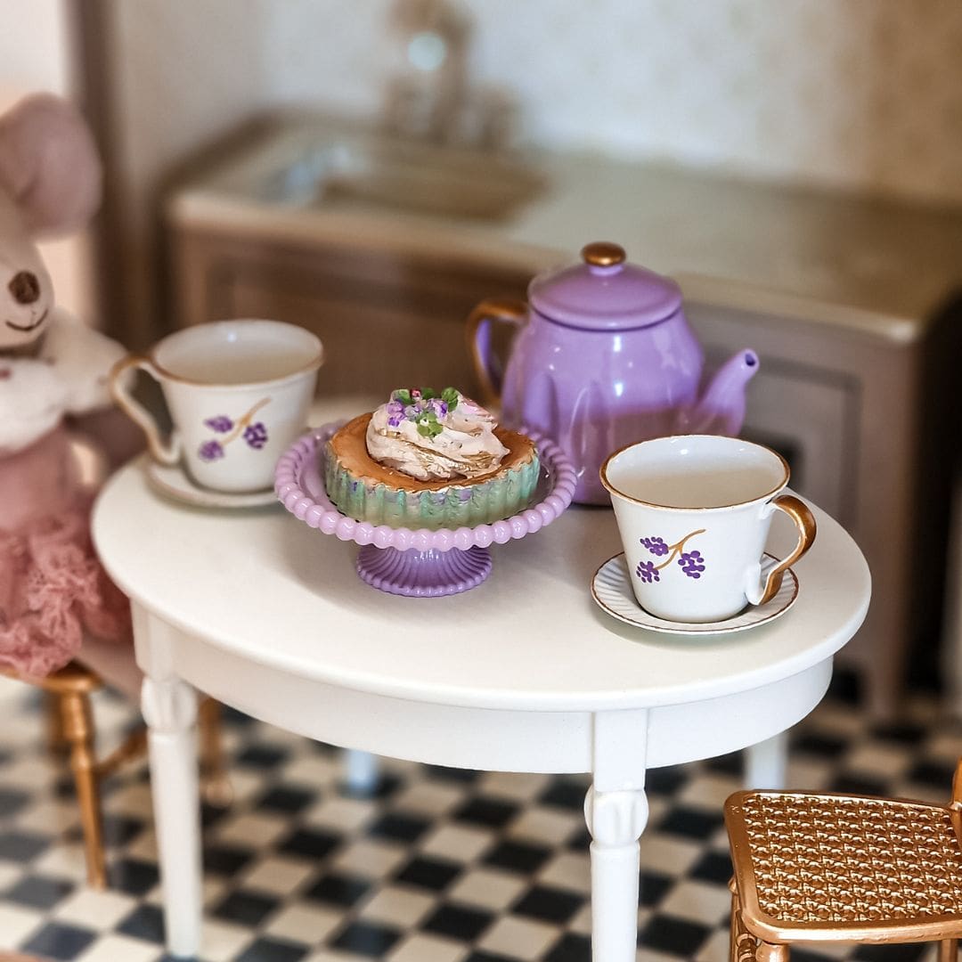 Maileg theeservies paars met taart