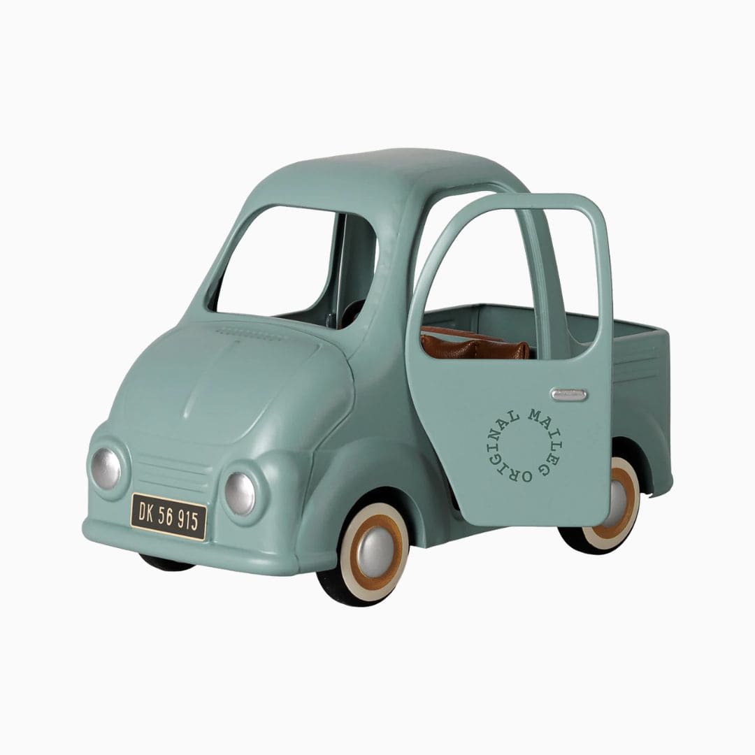Maileg muizen auto in een vintage blauwe kleur