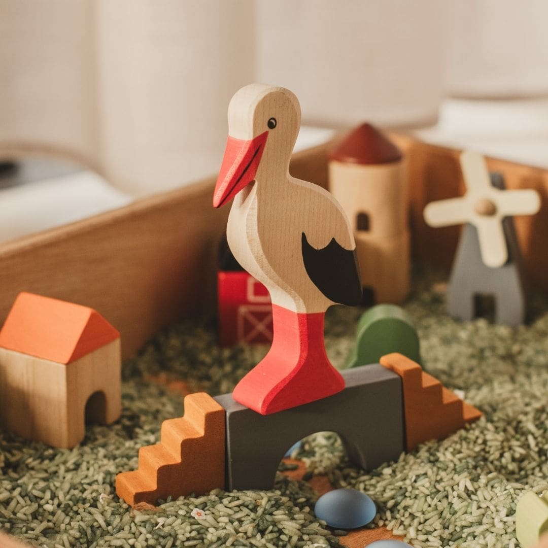 Holztiger ooievaar van hout