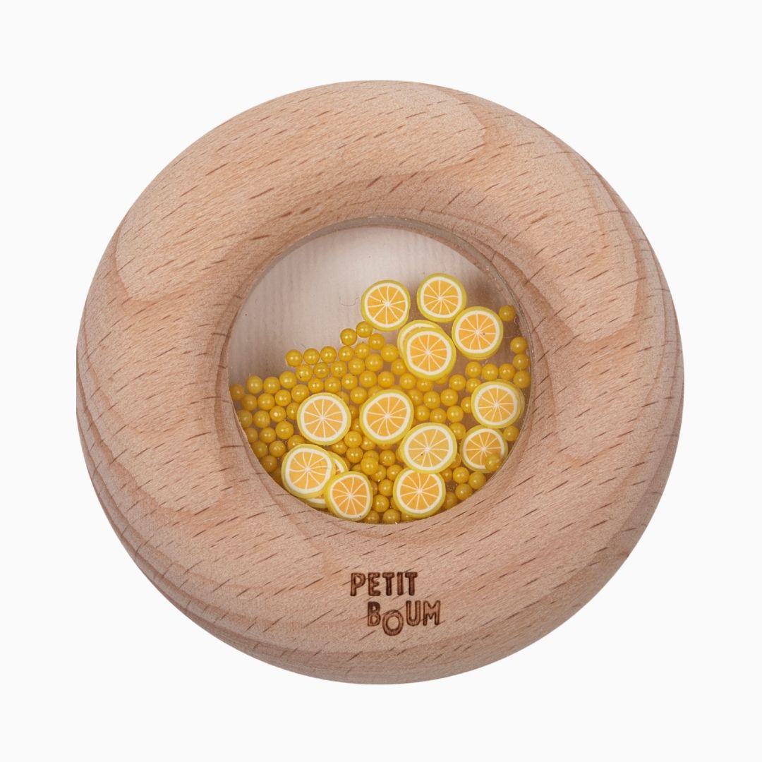 Petit Boum sensorisch bijtspeelgoed houten donut met kraaltjes en citroenen