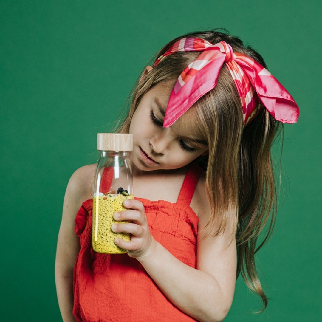 Petit Boum sensory bottle sensorische fles toekan