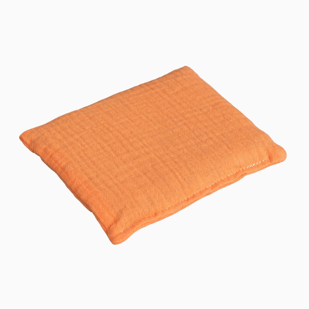 Sensorisch pittenzakje licht oranje van Little Botanic Label