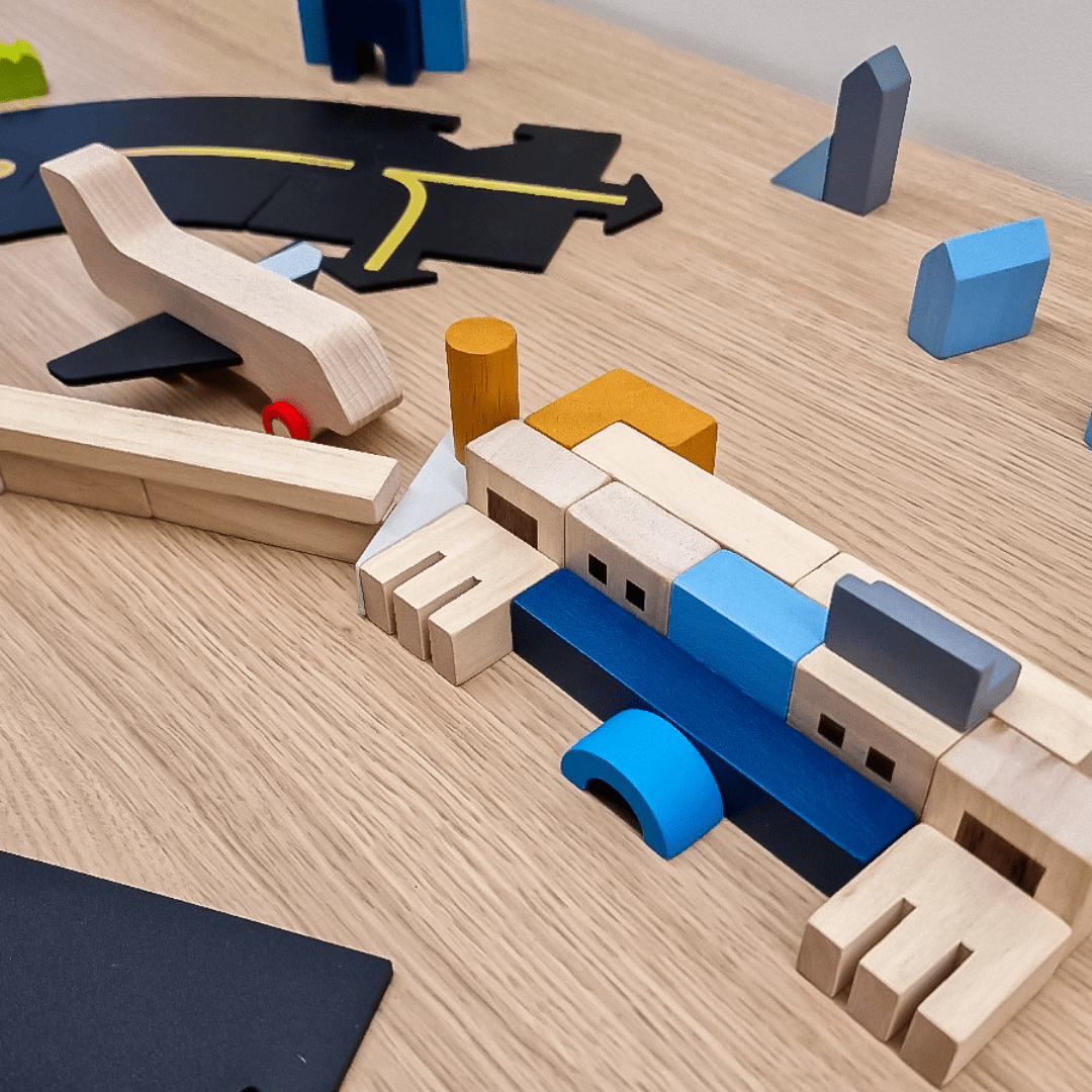 PlanToys houten speelgoed blokken set 45-delig urban city