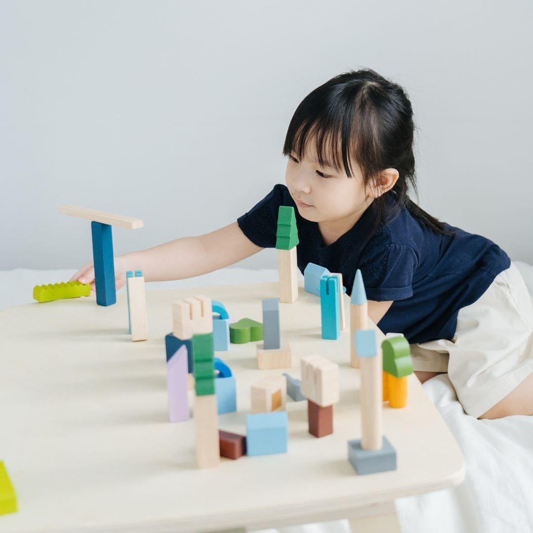 PlanToys houten speelgoed blokken set 45-delig urban city