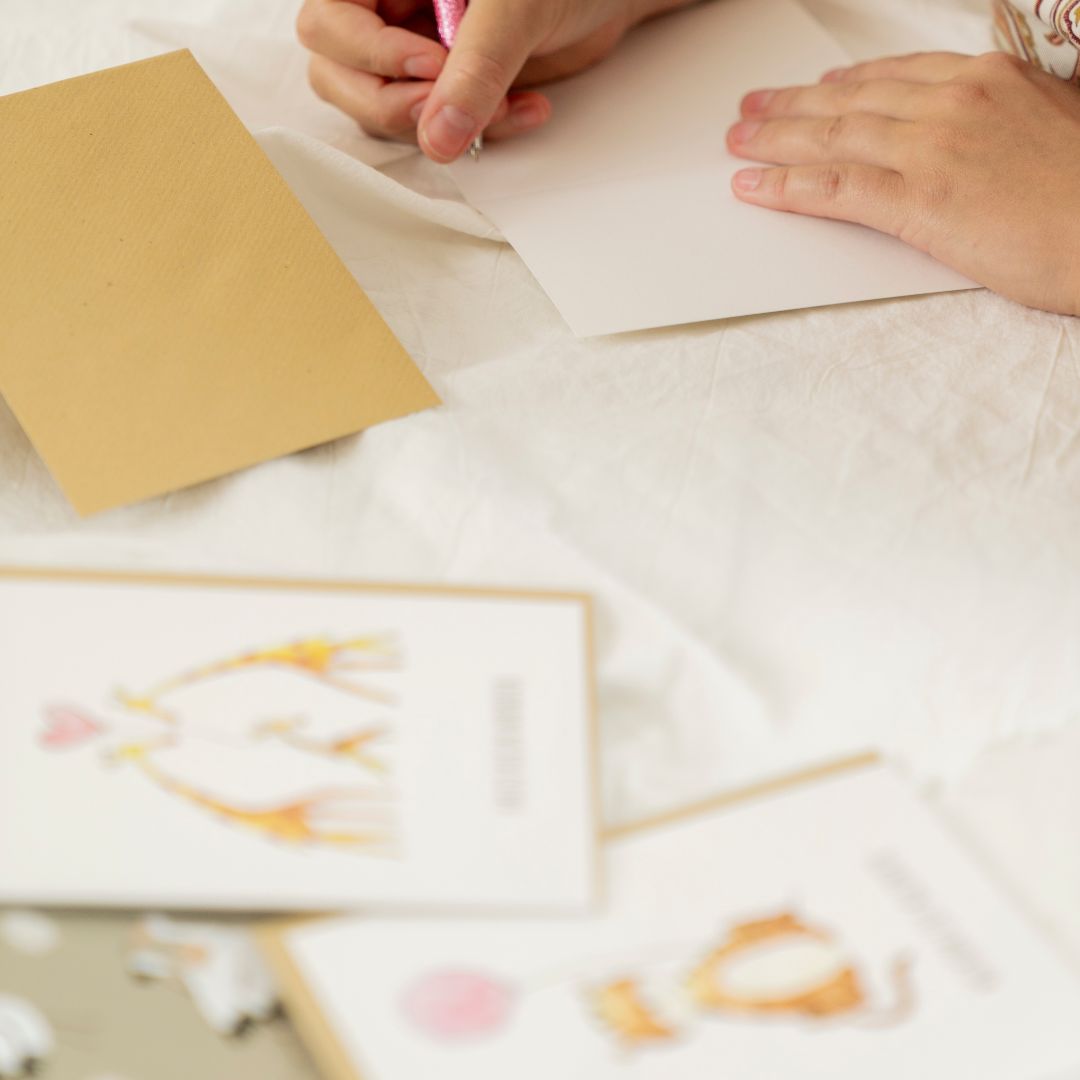 Naamhanger als kraamcadeau met ansichtkaart