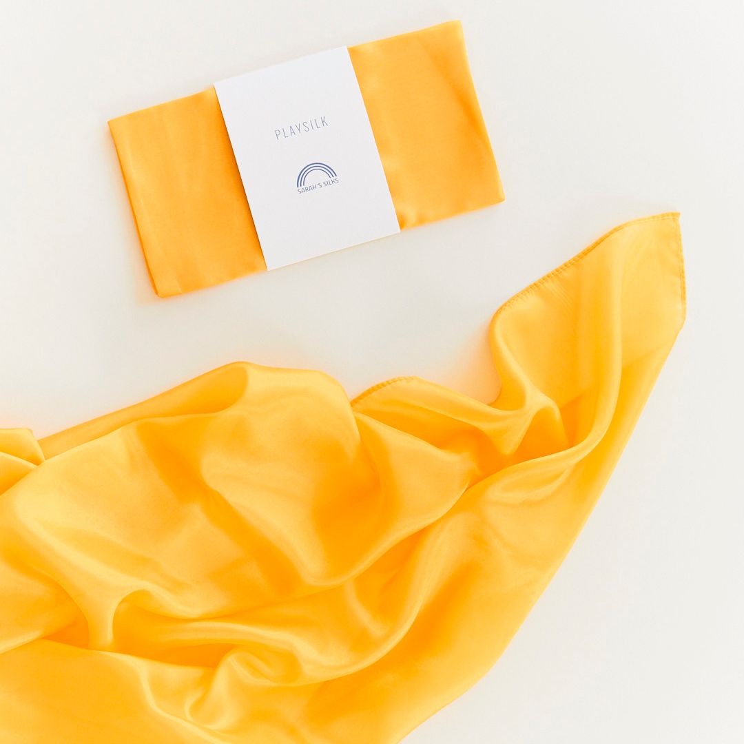 Sarah's Silks speelzijde in de goudgele kleur gold middelformaat 88 bij 88 cm