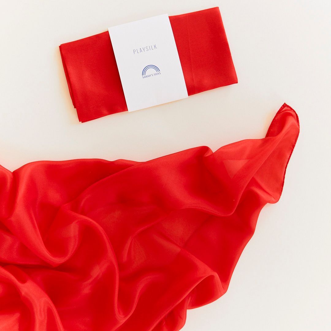 Sarah's Silks speelzijde in de kleur rood en formaat 88 bij 88 cm