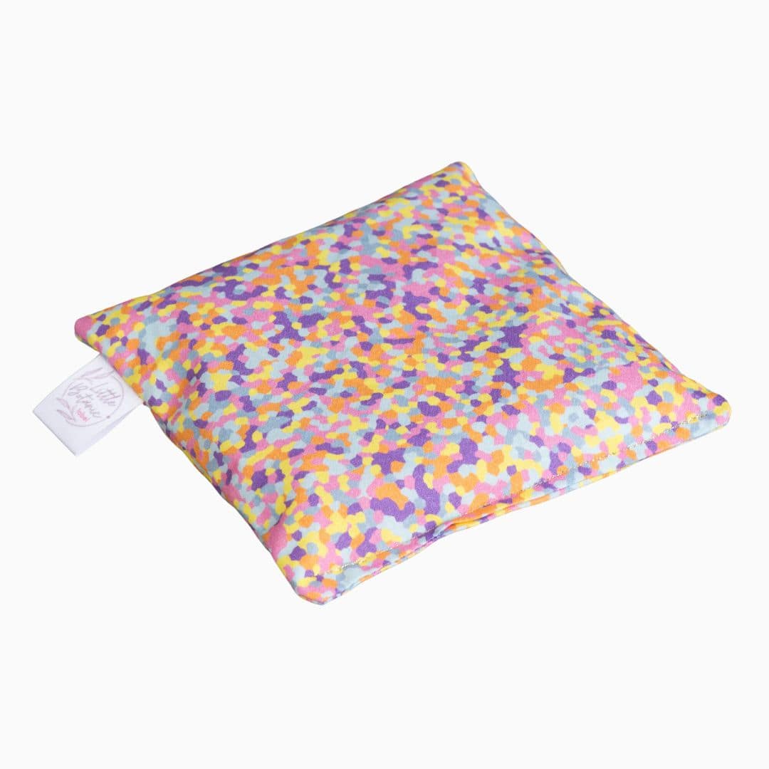 Sensorisch pittenzakje van Little Botanic Label in de kleur pastel confetti