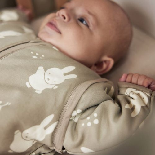 Baby slaapzakken met afritsbare mouwen van o.a. Jollein bij Studio Bambacht
