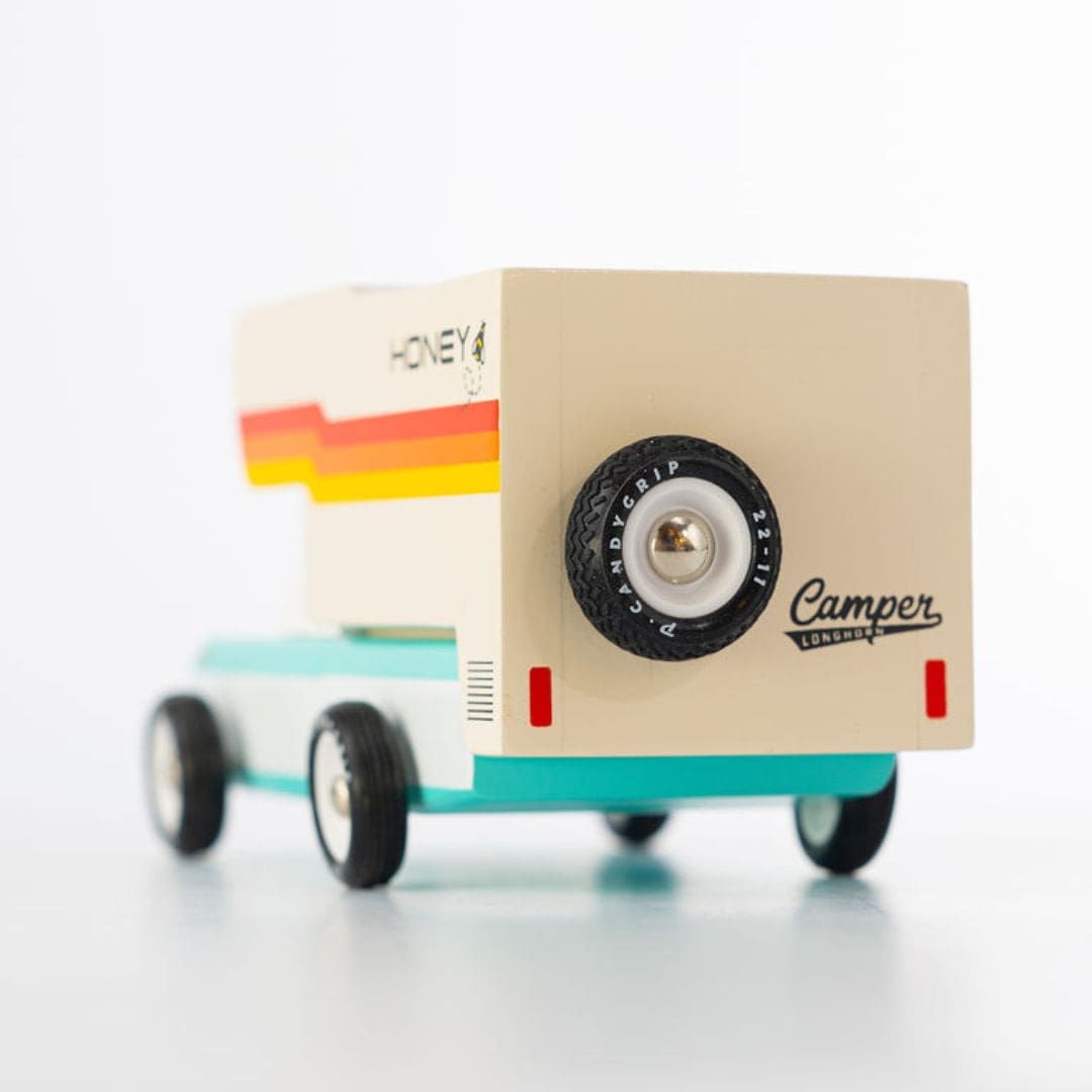 Candylab Longhorn met Honneybee camper