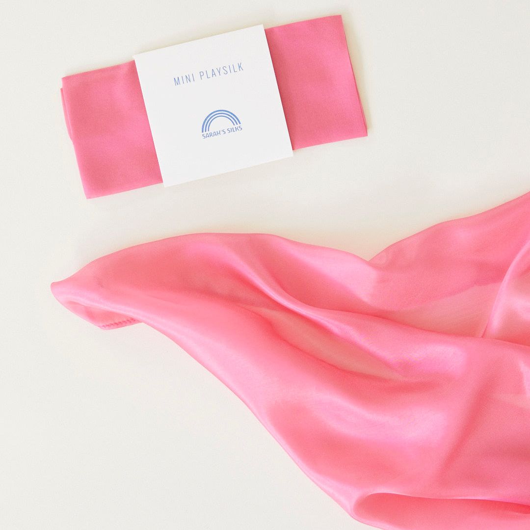 Speelzijde mini van 53 bij 53 cm in de roze kleur rose van Sarah's Silks