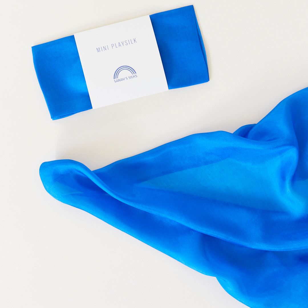 Speelzijde mini van 53 bij 53cm in de koningsblauwe kleur Royal van Sarah's Silks