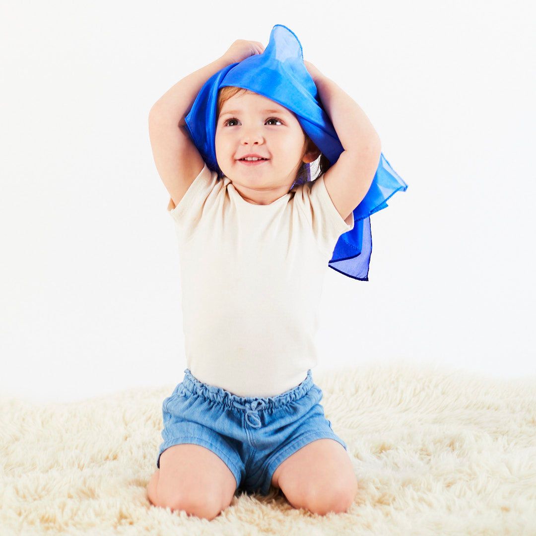 Mini speelzijde van Sarah's Silks uit de valentijnscollectie in de kleur blueberry blauw